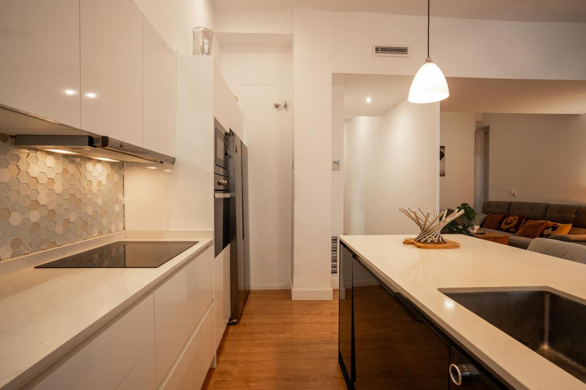 Con Terraza Y Bano Privado Y Comodidades Compartidas Privatunterkunft Valencia